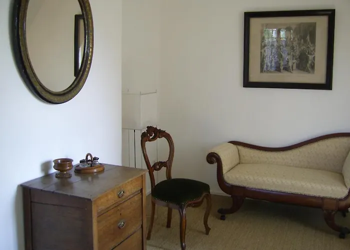 Wachtmeisterhaus Zu Burg Hohes Haus