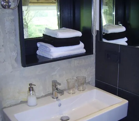 Wachtmeisterhaus Zu Burg Hohes Haus Hotel