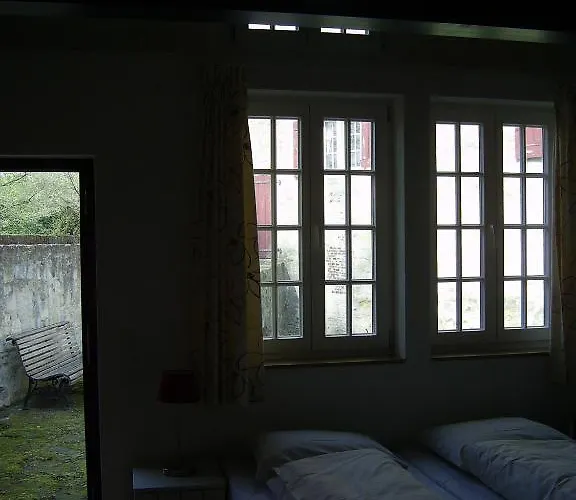 Hotel Wachtmeisterhaus Zu Burg Hohes Haus 4*